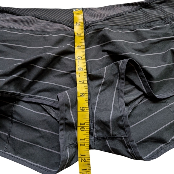 Lululemon Run Speed Short Active Women 8 Yoga Athletic Hiking 2013 Hyper Stripe - Picture 11 of 12